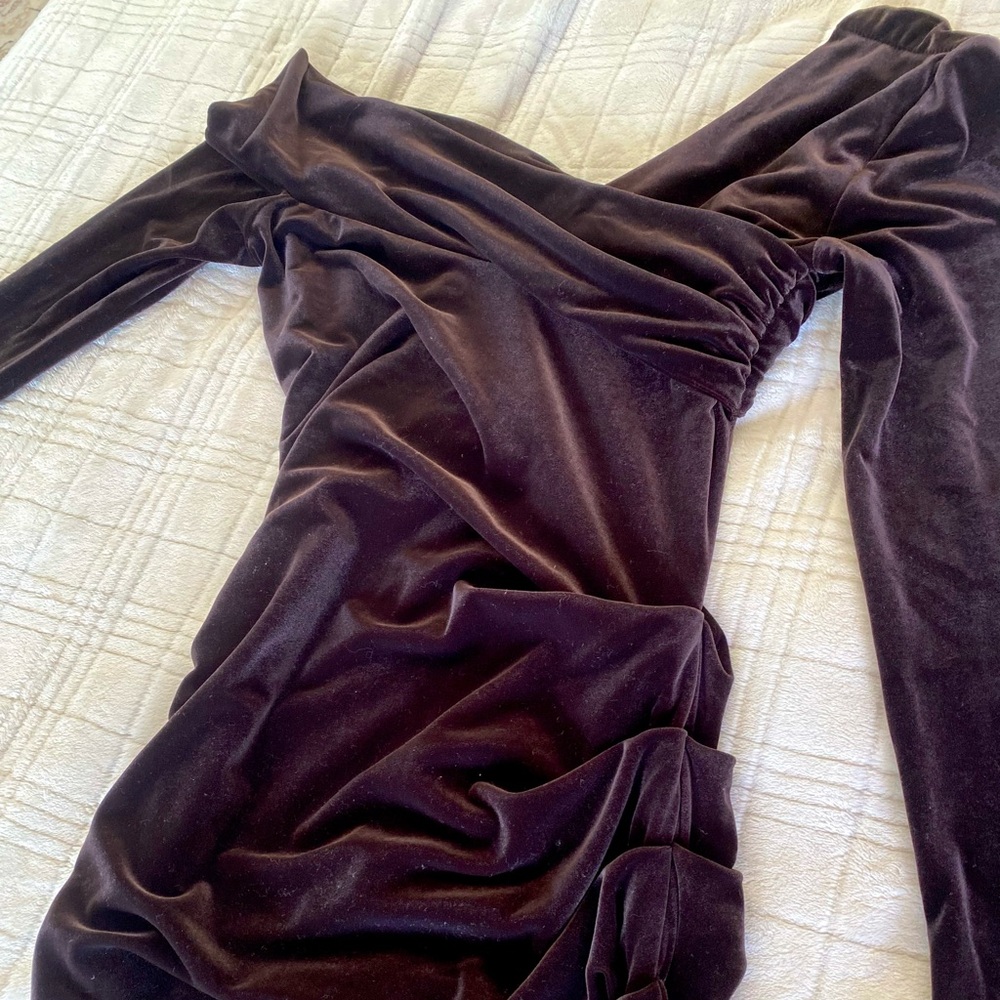 Me&Thee Velvet Asymmetric Off-Shoulder Midi Dress – Size 4